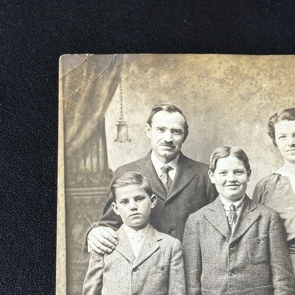 Vintage Family Portrait Unhappy Boy 1910s–20s Postcard Real Photo Edwardian Era - Picture 3 of 4